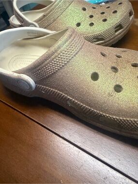 Crocs Women's Classic Platform Glitter Clogs Sandals size 8 Silver Gold Sparkle